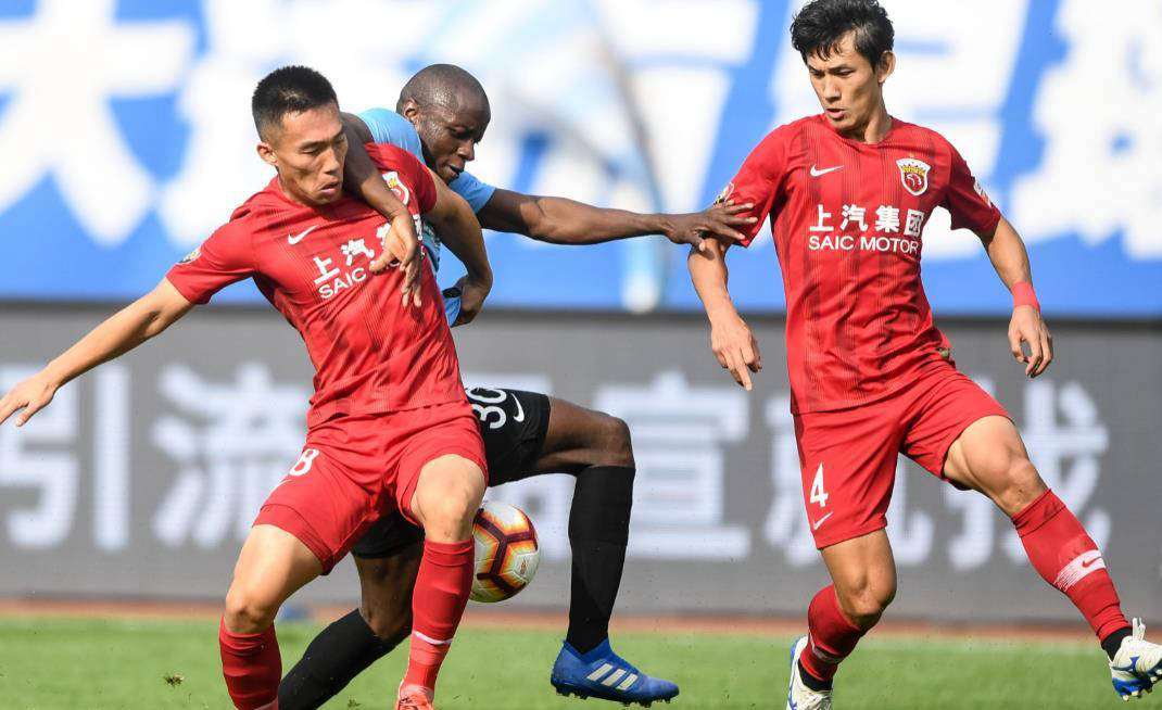 爱游戏-包含上港击败对手，巩固中超竞争优势的词条