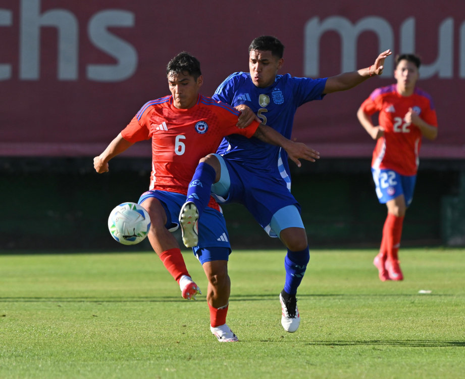 包含阿根廷国家队备战智利热身，继续领跑南美的词条