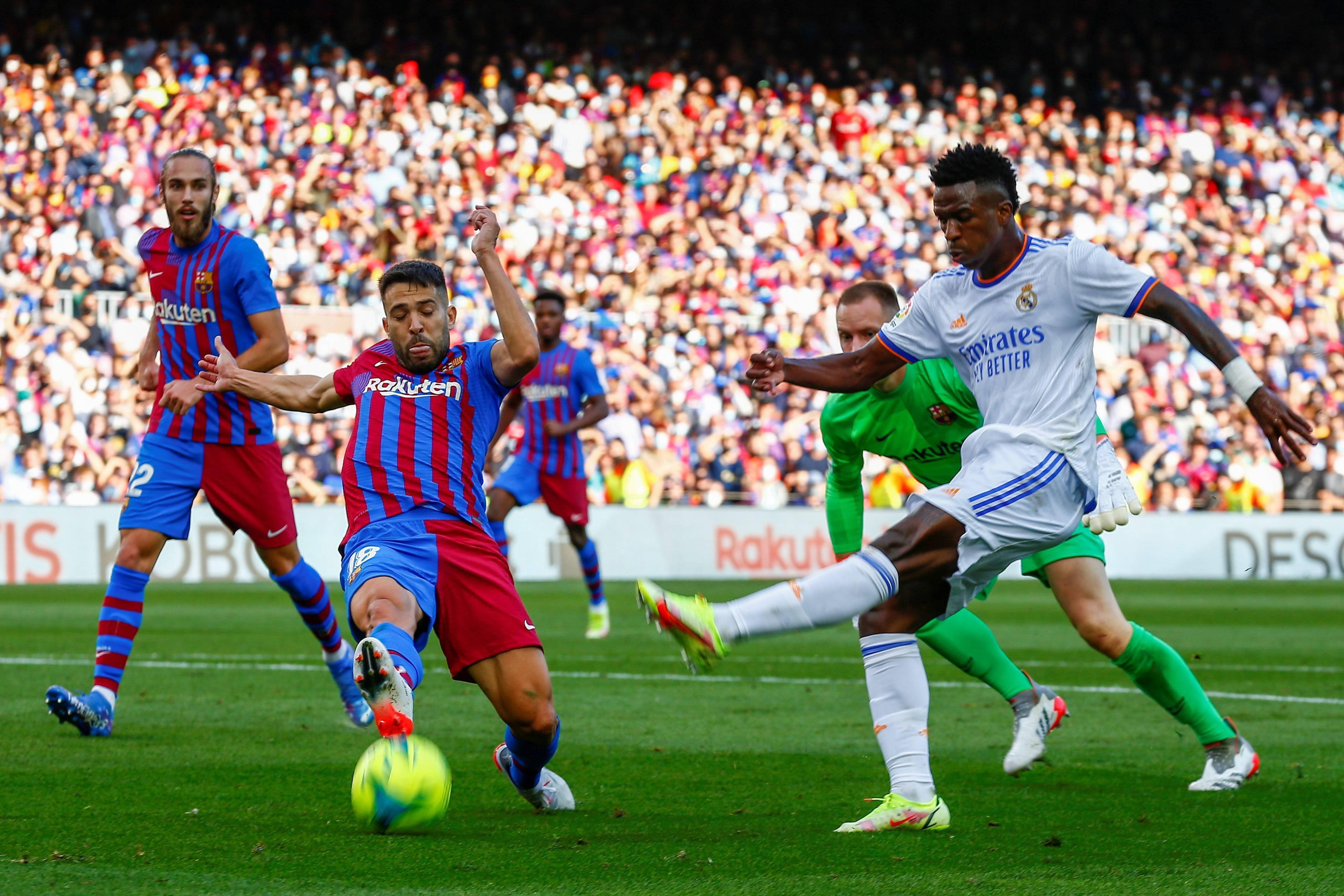 西甲局势激烈,巴塞和皇马争夺冠军竞争白热化!的简单介绍 西甲局势激烈,巴塞和皇马争夺冠军竞争白热化!的简单介绍