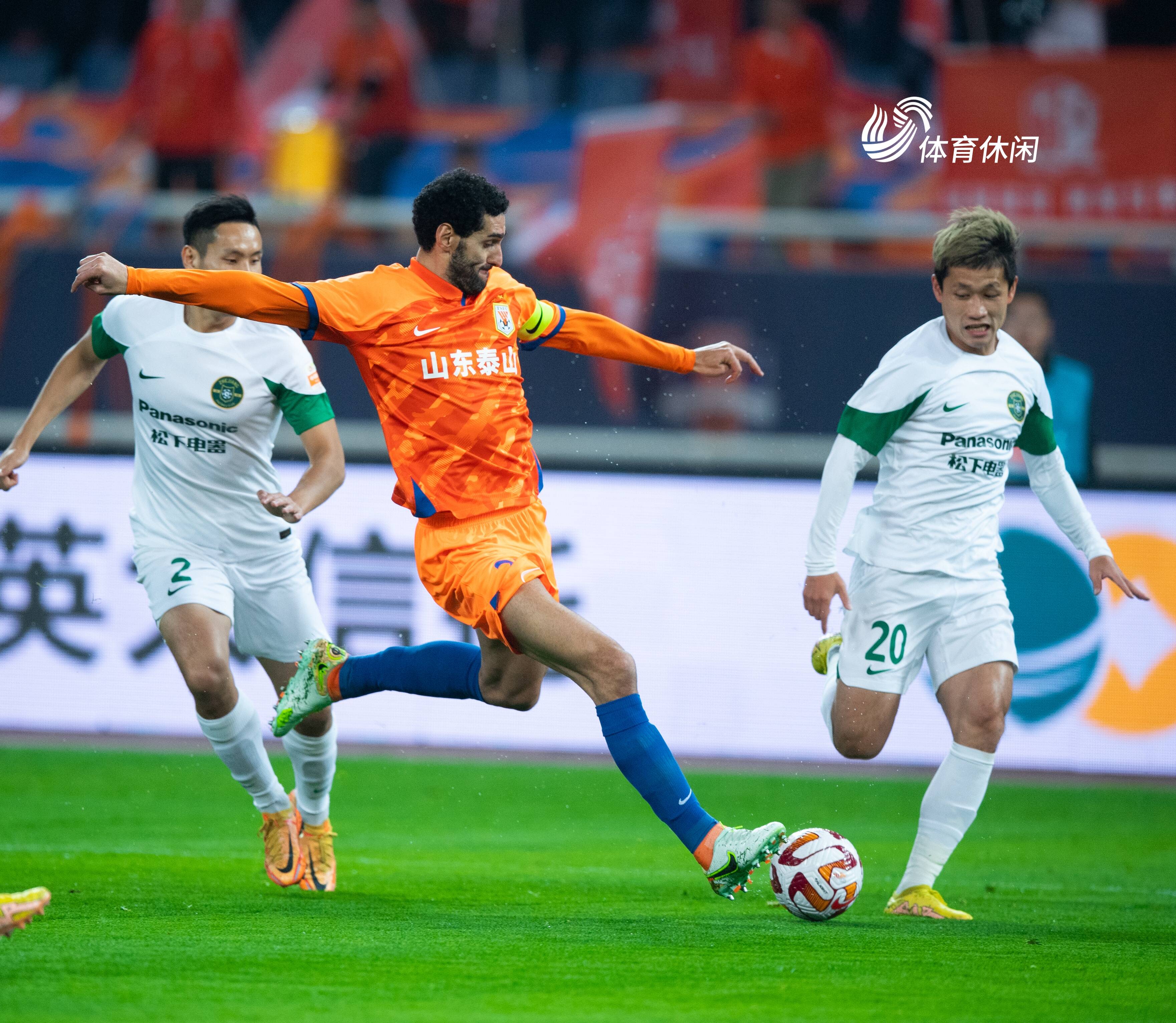 关于里昂客场大捷,击败对手继续领跑积分榜的信息 关于里昂客场大捷,击败对手继续领跑积分榜的信息