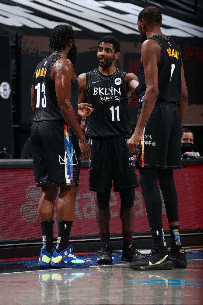 犹他爵士击败篮网，莫三双带队绝杀的简单介绍