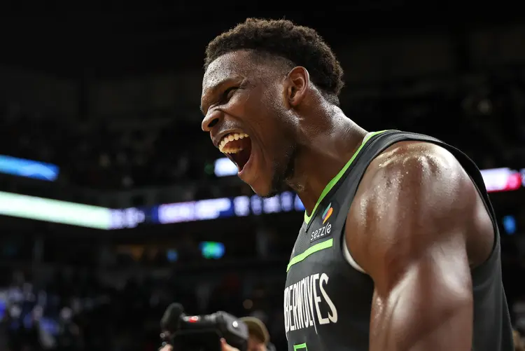 森林狼客场力克开拓者,取得胜利 森林狼客场力克开拓者,取得胜利