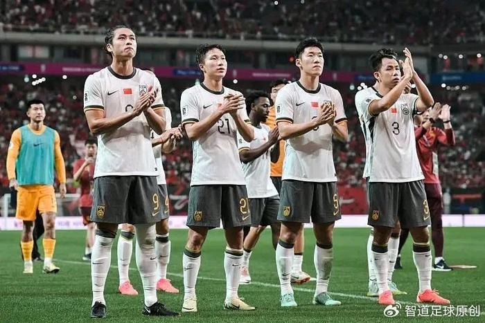 超强阵容合力作战,球员默契配合连胜 超强阵容合力作战,球员默契配合连胜