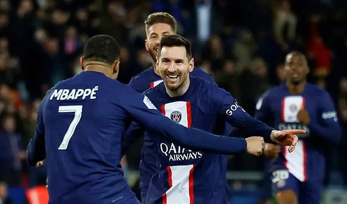 卡瓦尼连续进球,巴黎圣日耳曼稳坐榜首的简单介绍 卡瓦尼连续进球,巴黎圣日耳曼稳坐榜首的简单介绍