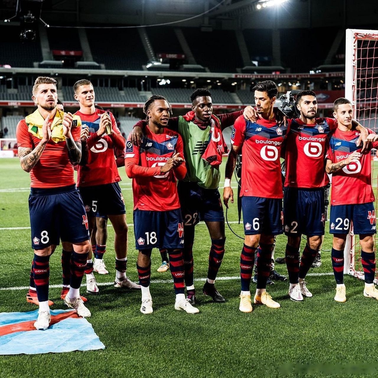 包含里尔战胜南特，豪取三分继续领跑的词条