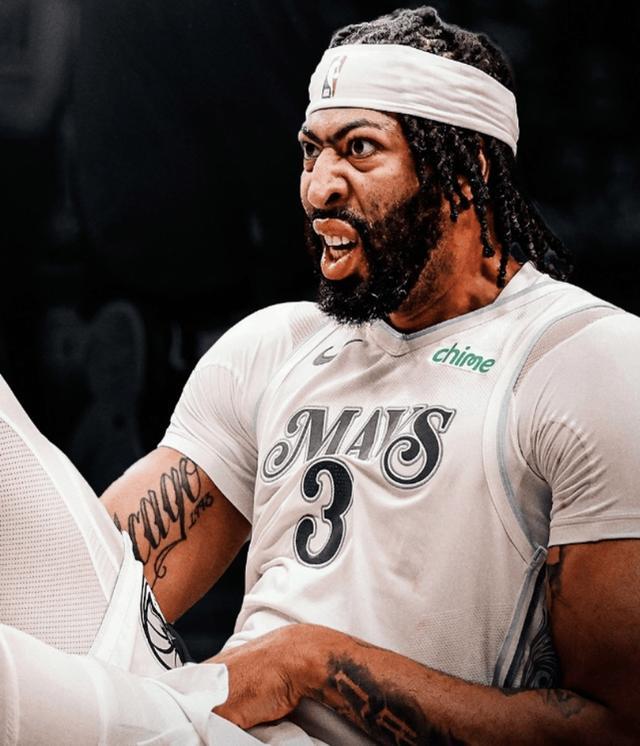 篮网主场力克黄蜂，挺进前列