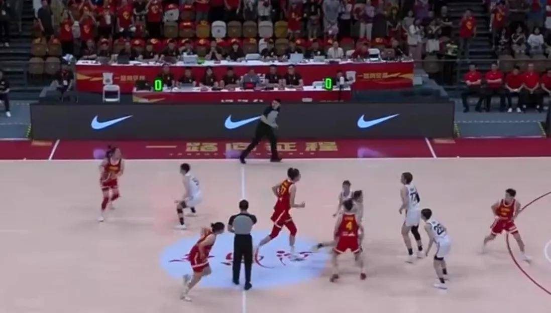 关于球队发挥出色,团队精神助力争夺胜利的信息 关于球队发挥出色,团队精神助力争夺胜利的信息