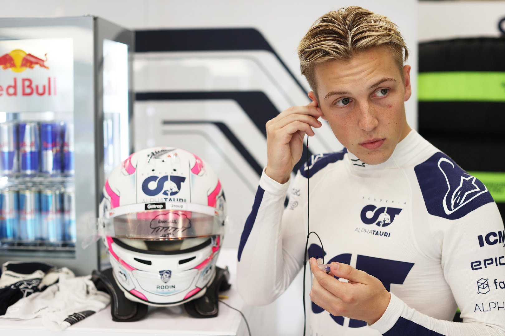 新西兰运动员夺金,接受赞誉 新西兰运动员夺金,接受赞誉