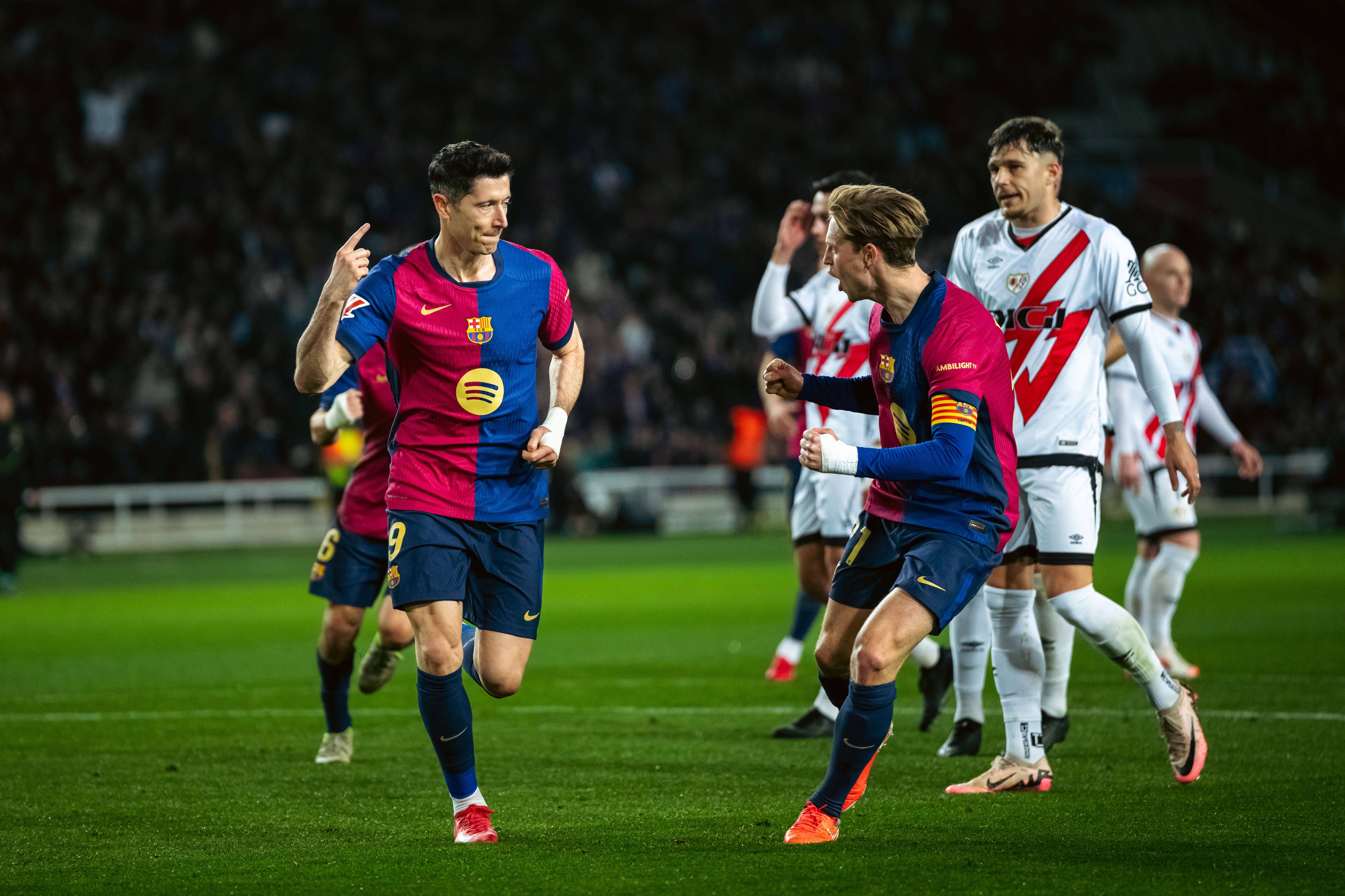 巴萨客场大胜，紧追领先球队