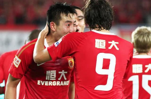 恒大绝杀反超,展现强大实力 恒大绝杀反超,展现强大实力