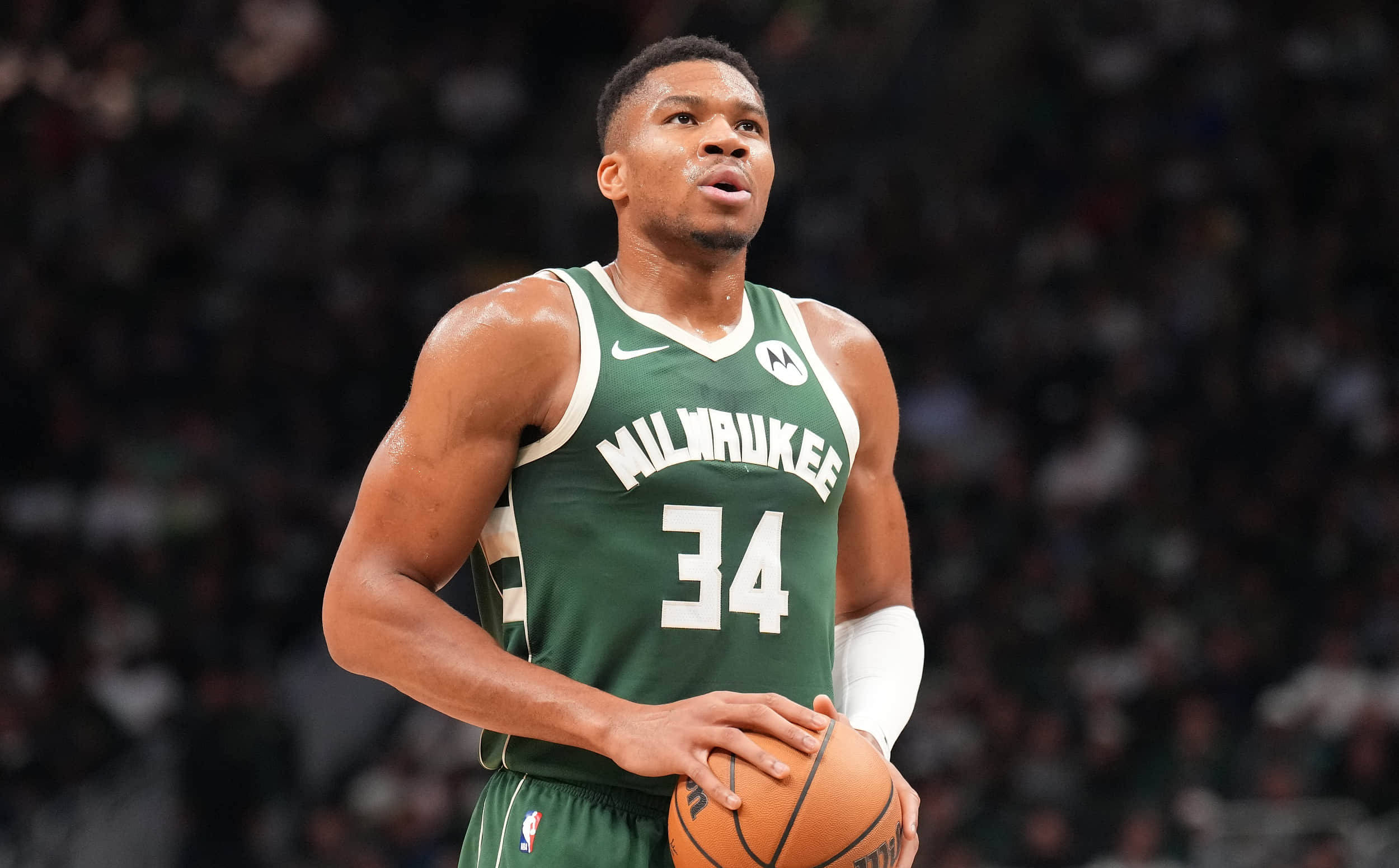 爱游戏体育-老鹰灭雄鹿堪称逆袭之王，跑轰风格得幸