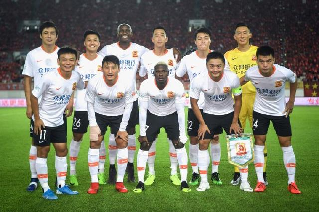 武汉卓尔主场战平广州恒大，斩获宝贵积分