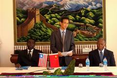 利比里亚女足队展现拼搏精神迎难而上