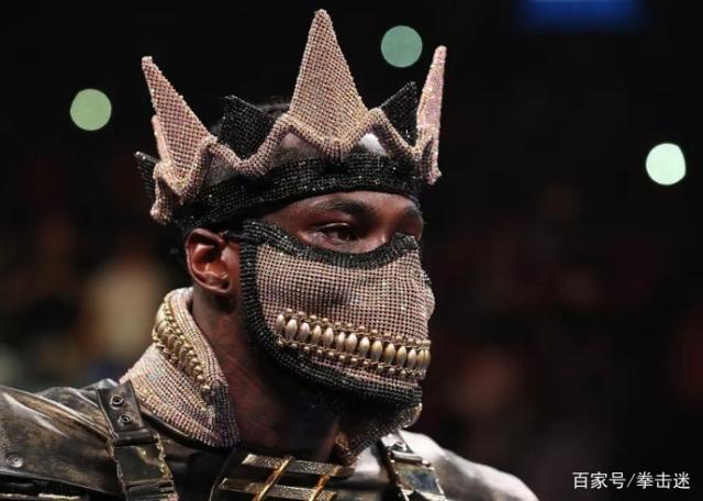 场上对峙激烈，双方争夺胜者