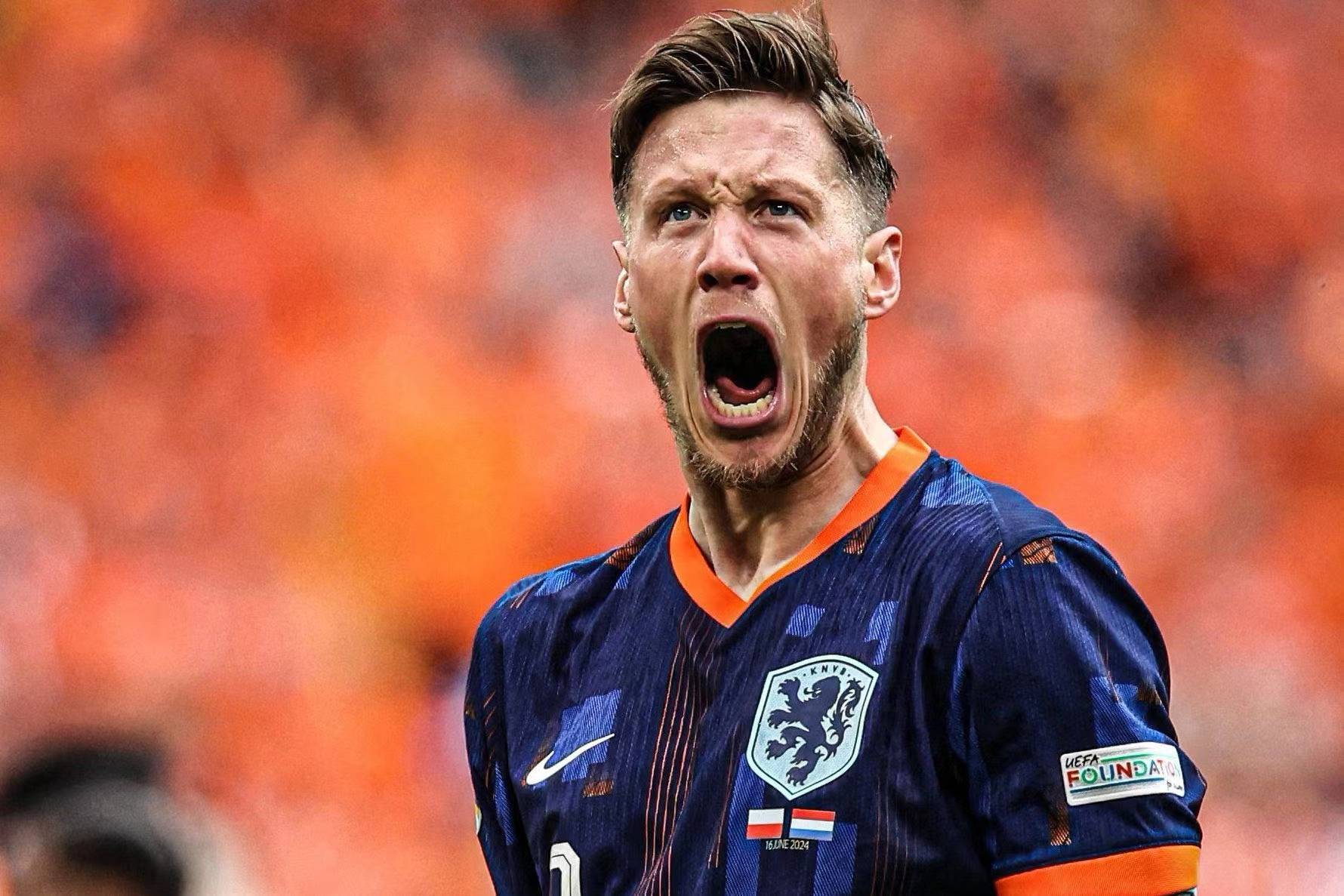 荷兰队领衔晋级,豪取小组第一名 荷兰队领衔晋级,豪取小组第一名