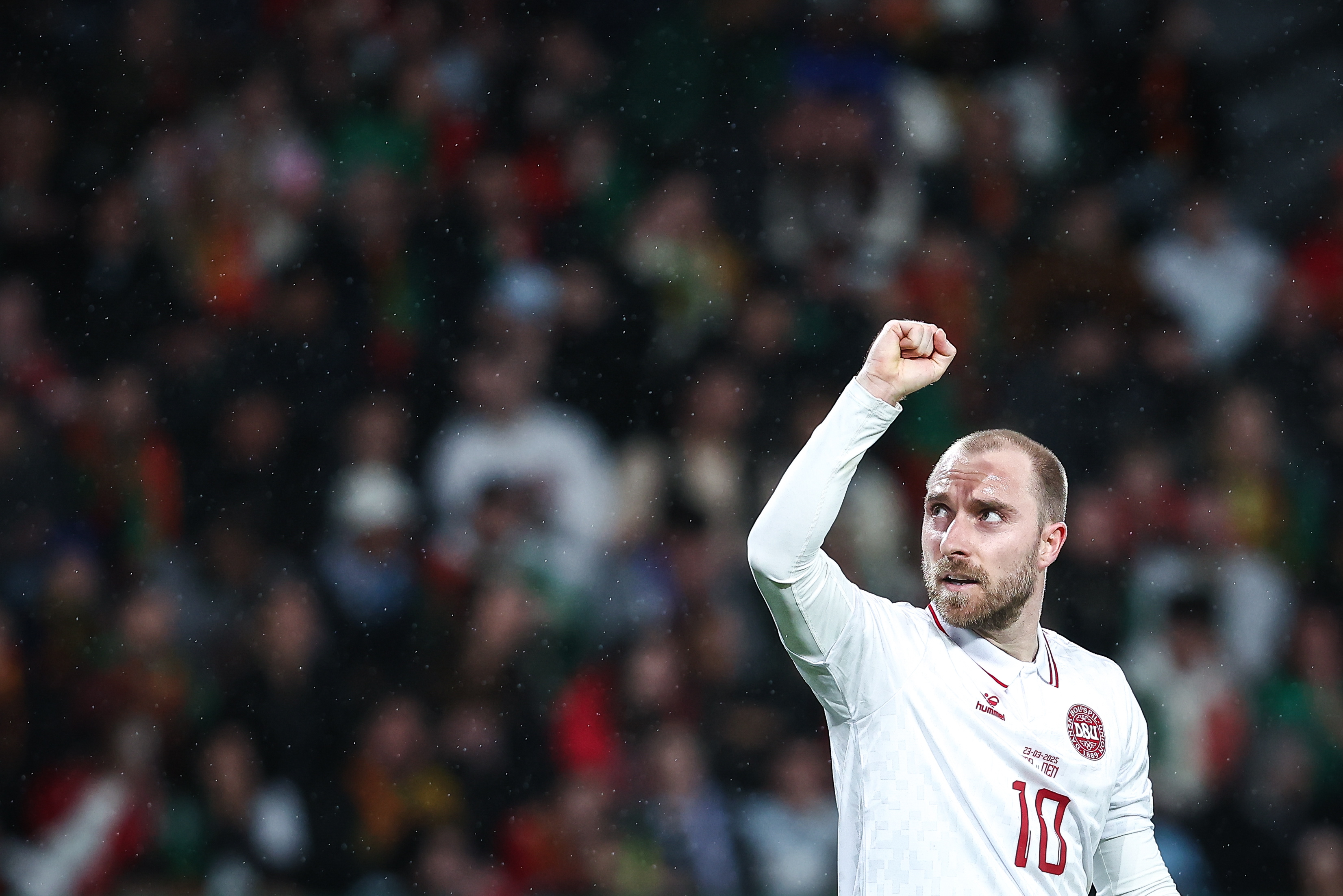 葡萄牙队轻松晋级至半决赛，荷兰队止步八强