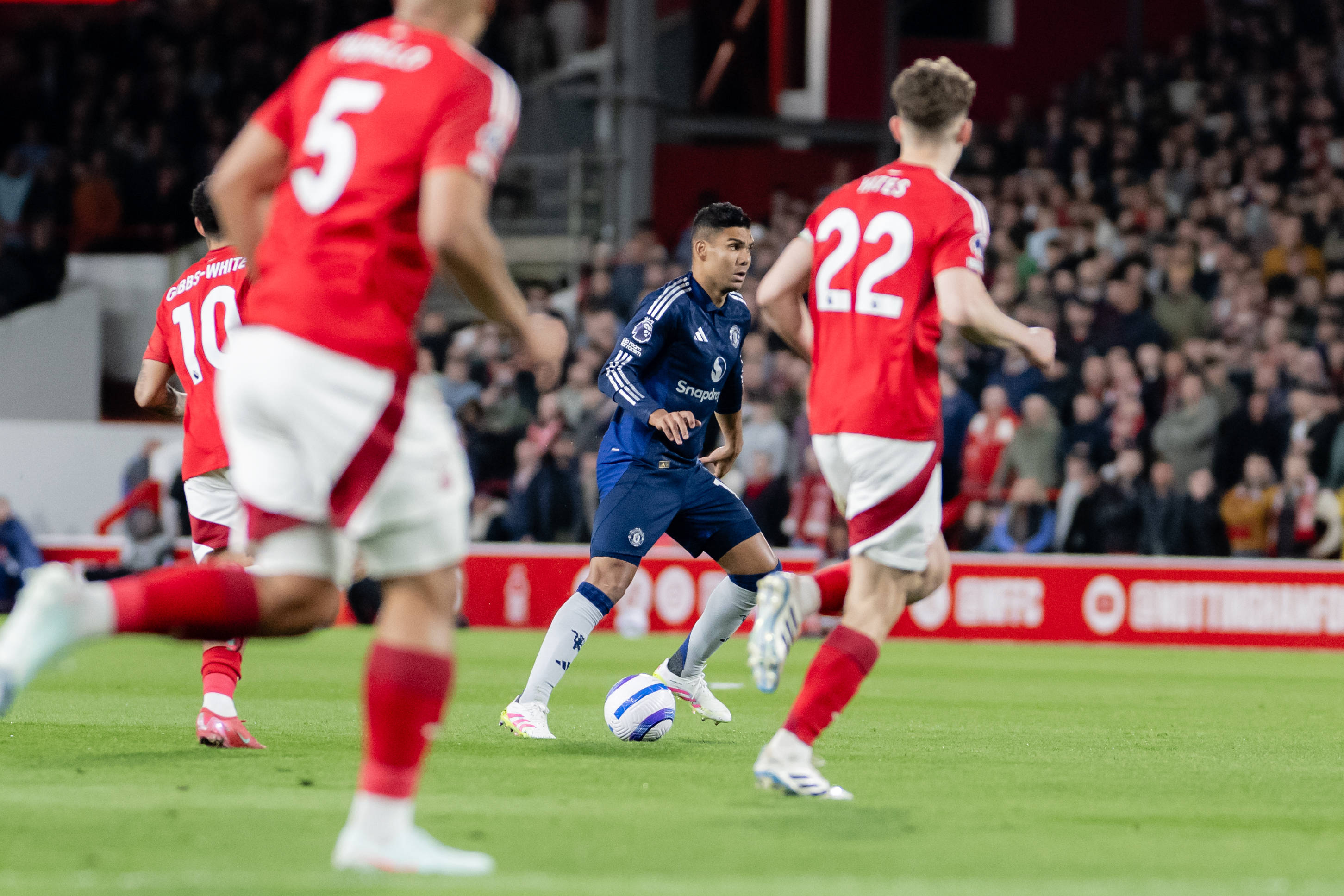 爱游戏官网-切尔西主场奏凯，锁定欧冠强席位