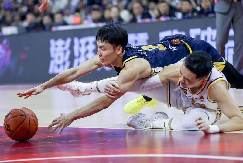 广东男篮再胜一场，豪取连胜