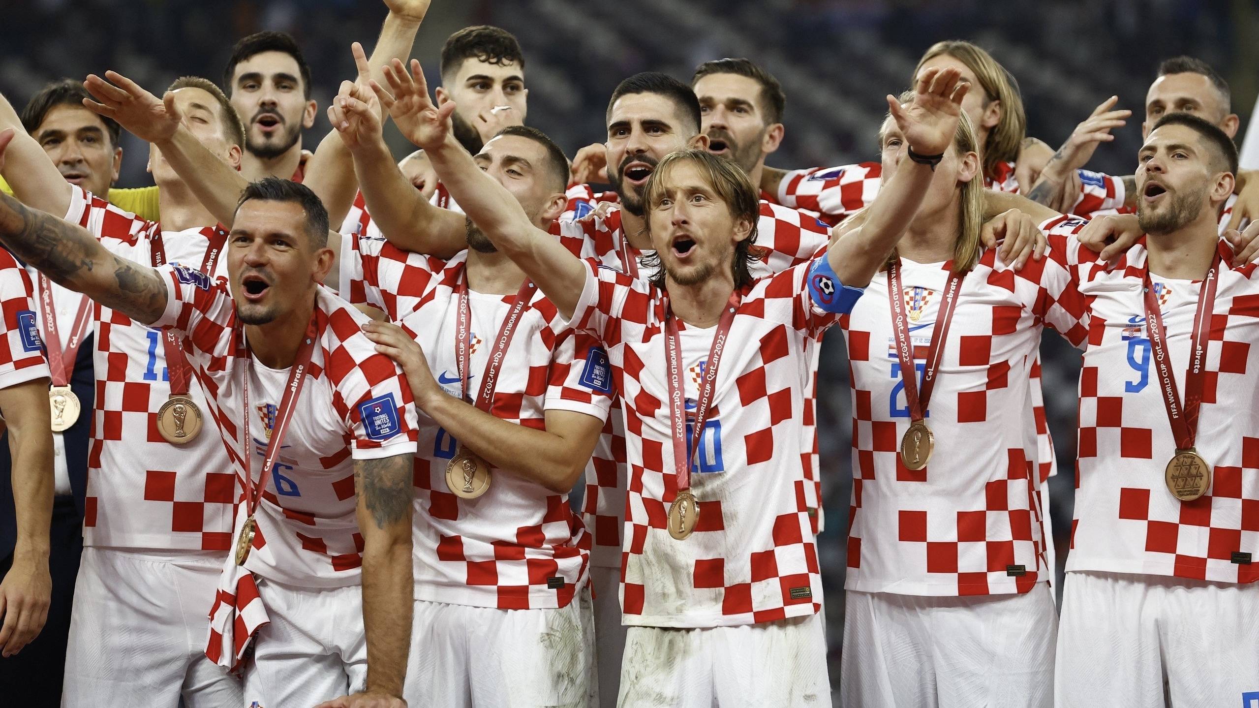 东欧足球联赛精彩开赛,各队备战 东欧足球联赛精彩开赛,各队备战