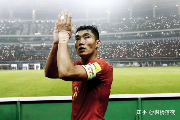 关键时刻挺身而出，队员成为比赛英雄