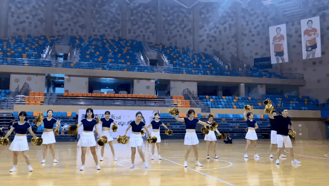 爱游戏tv-投篮比赛中追逐着胜利的光芒