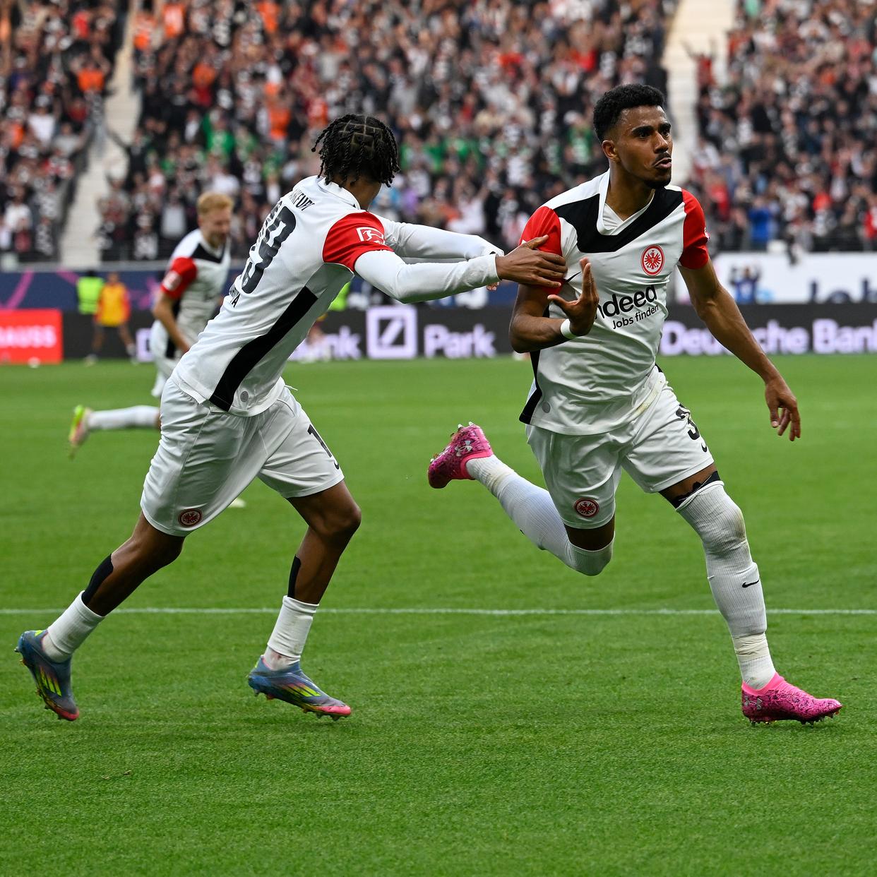 关于法兰克福主场绝杀对手,继续排名德甲前列的信息 关于法兰克福主场绝杀对手,继续排名德甲前列的信息