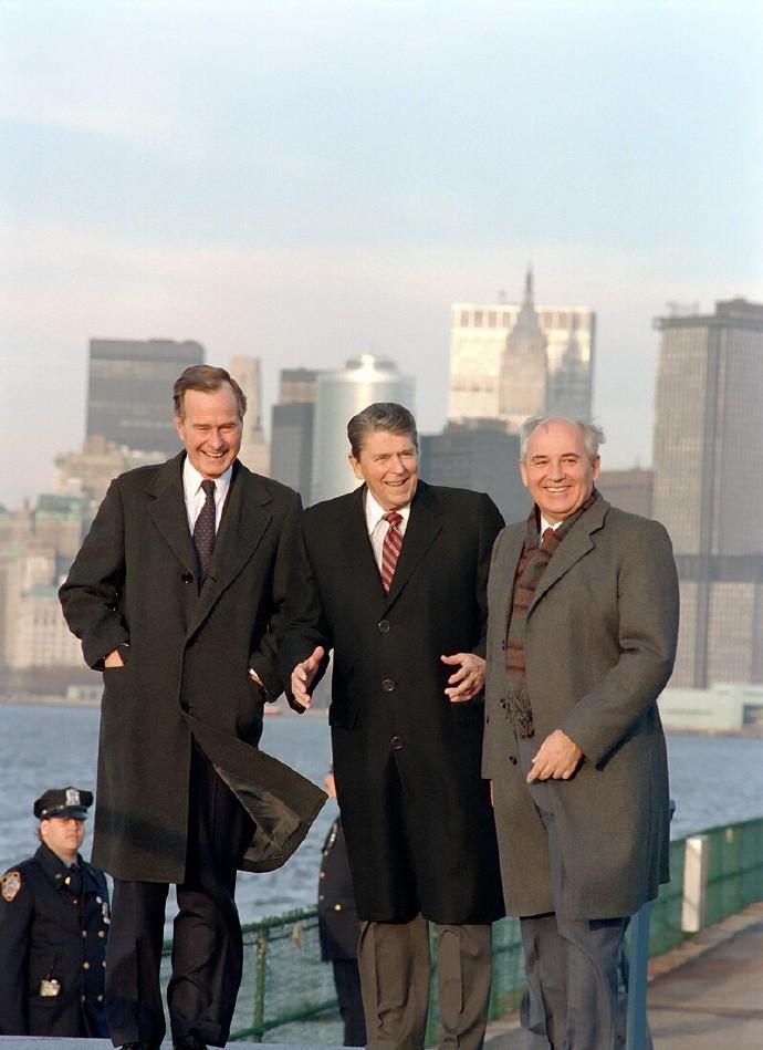 华沙勇夺胜利，晋级希望熠熠生辉