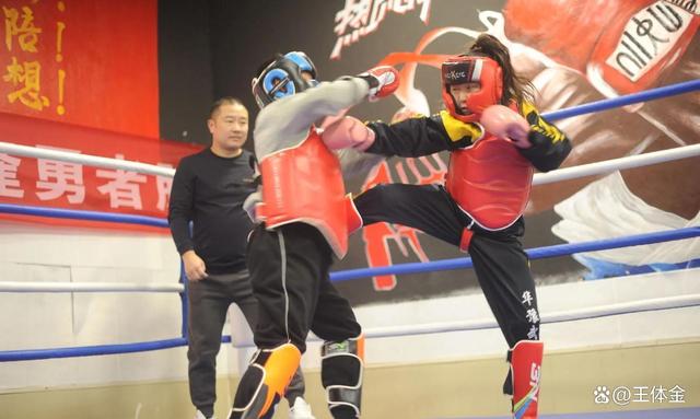 拳王强势问鼎，击败强手斩获金牌