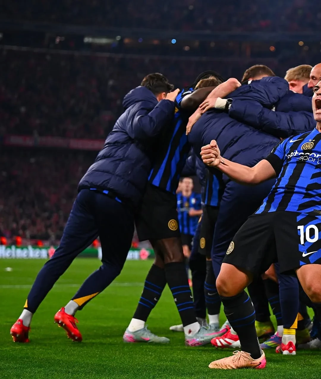 拜仁慕尼黑战胜,欧冠半决席位稳如泰山 拜仁慕尼黑战胜,欧冠半决席位稳如泰山