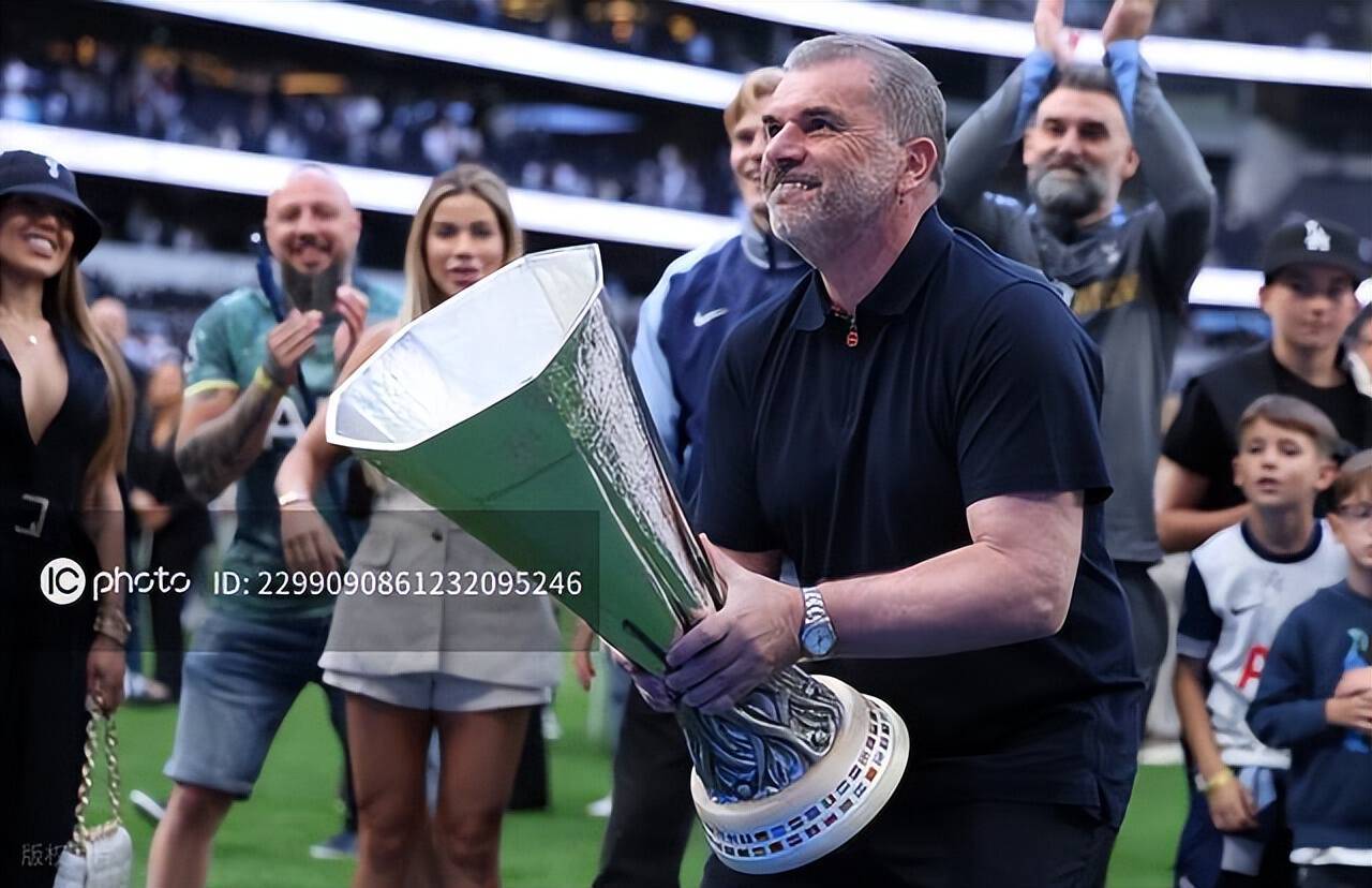 热刺客场难求一胜,再次失误让球迷失望 热刺客场难求一胜,再次失误让球迷失望