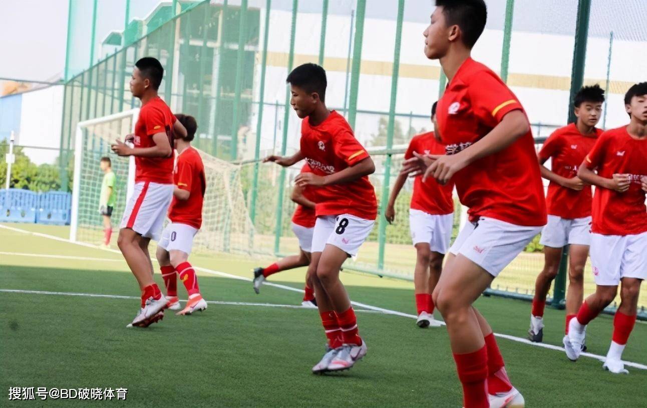 包含小球员因表现出色获得提拔机会的词条 包含小球员因表现出色获得提拔机会的词条