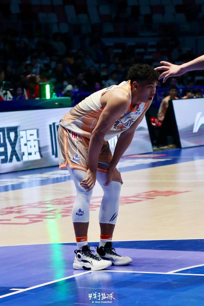 CBA赛场上球员技术不断提高,球队实力渐见雏形的简单介绍 CBA赛场上球员技术不断提高,球队实力渐见雏形的简单介绍