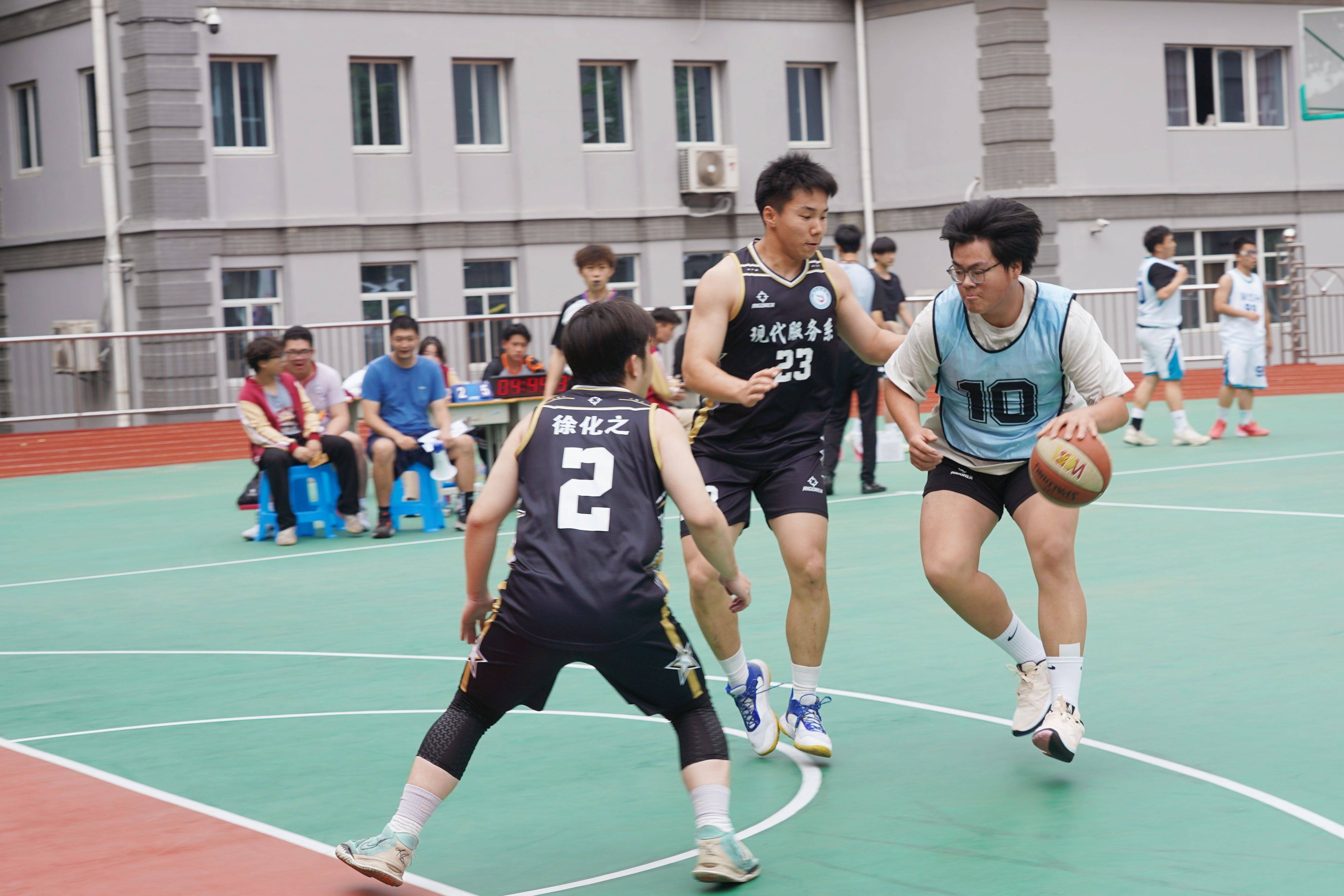 篮球精彩瞬间回放,比赛场面激动人心 篮球精彩瞬间回放,比赛场面激动人心