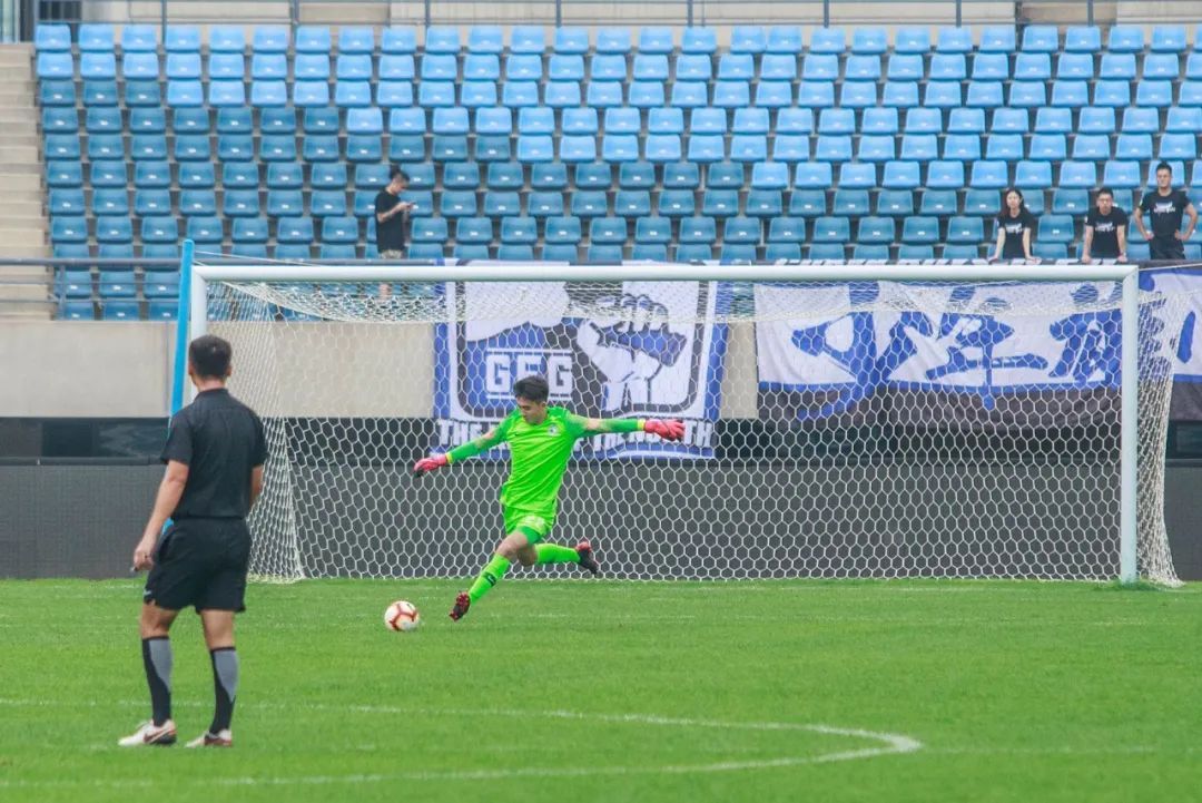 爱游戏APP-小将新星崛起，为巴伦西亚队贡献进球