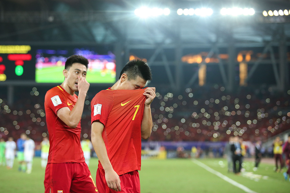 精彩对决中，球员们坚持拼搏追求胜利的简单介绍