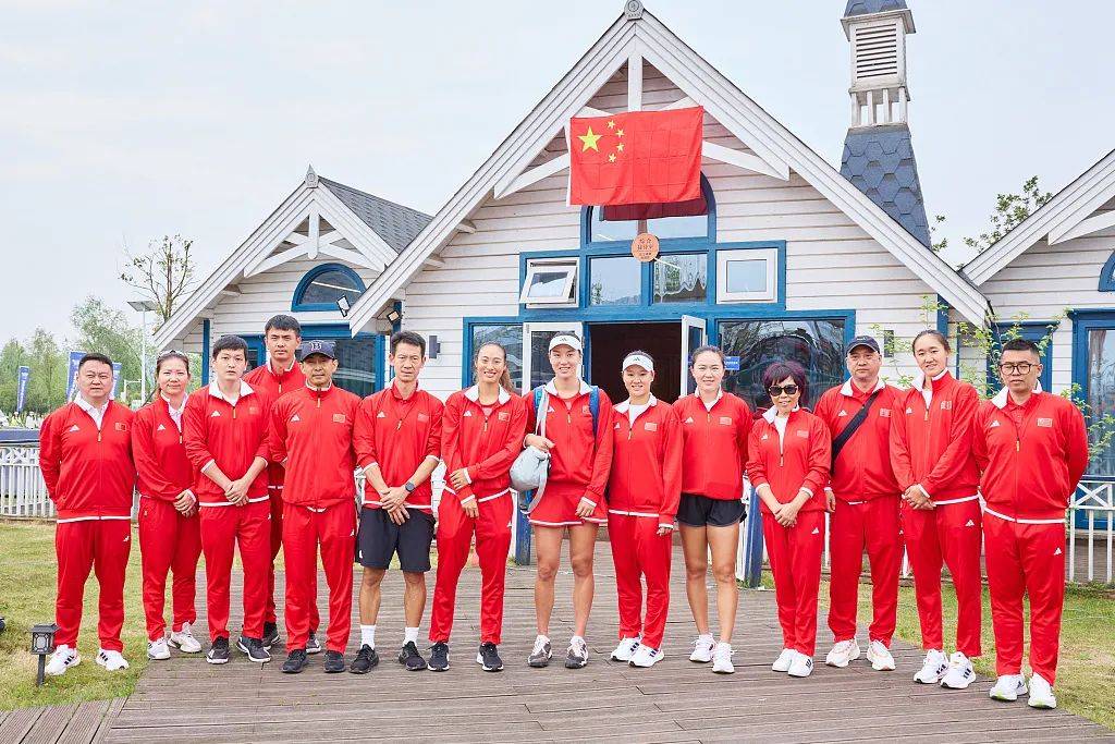 爱游戏-国家队取得开门红，赢得首场胜利