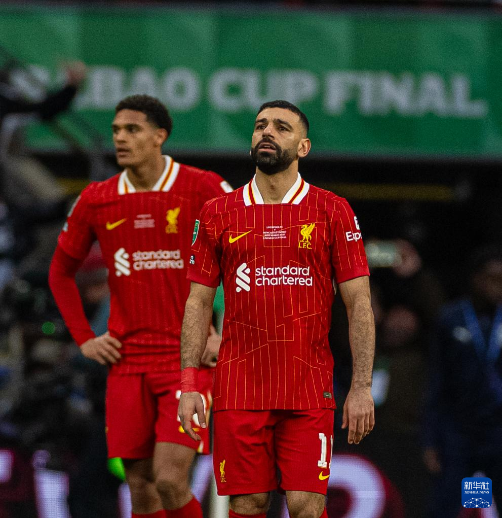 英格兰队大获胜利，晋级赛事决赛