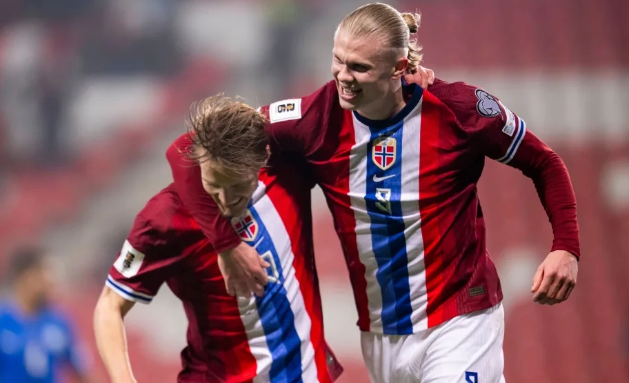 挪威主教练提点球员，欢迎欧预赛更多精彩比赛