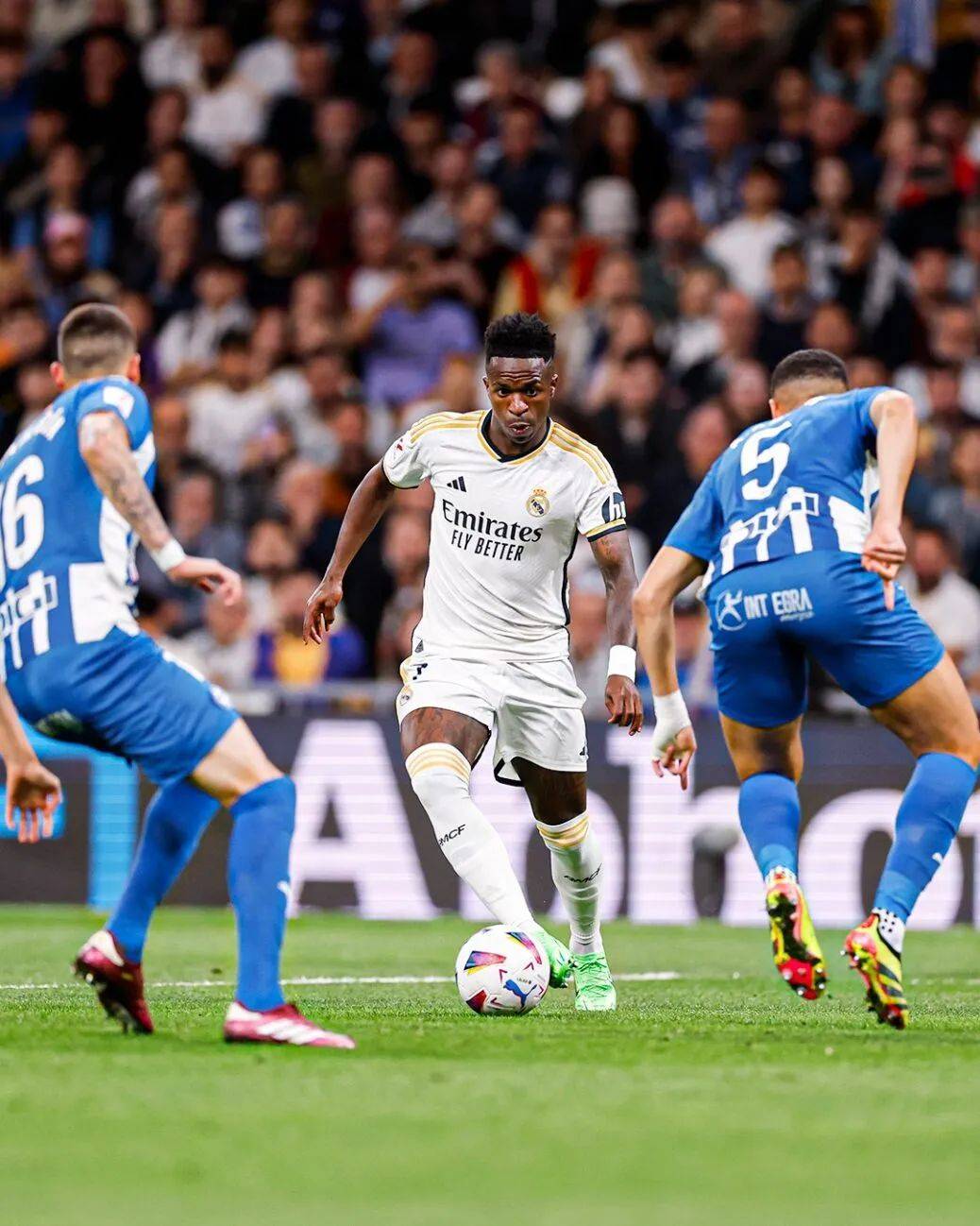 关于尼斯在主场战胜梅斯,全取三分保持领先的信息 关于尼斯在主场战胜梅斯,全取三分保持领先的信息