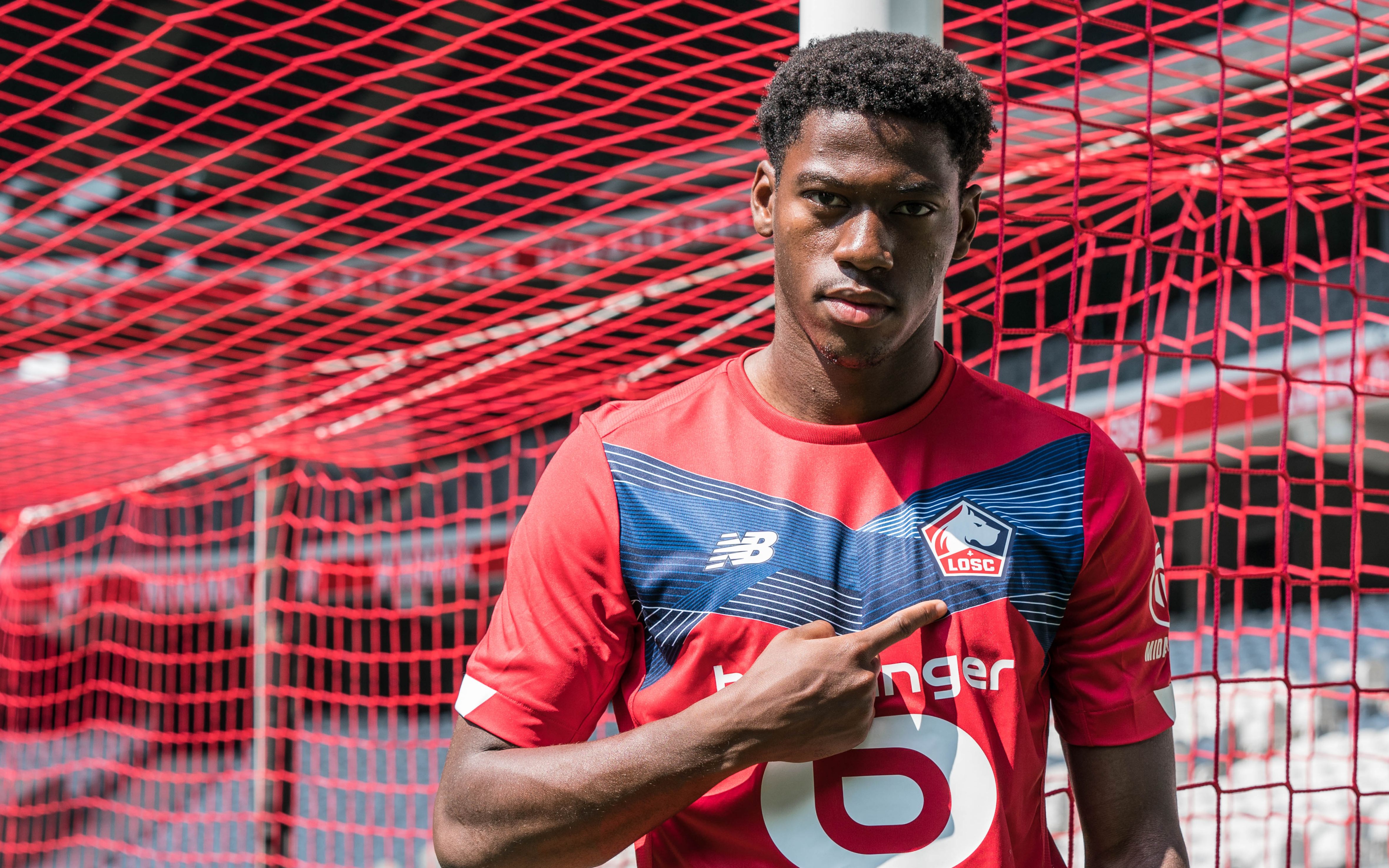 球员们在场上的表现再次令人瞩目 球员们在场上的表现再次令人瞩目