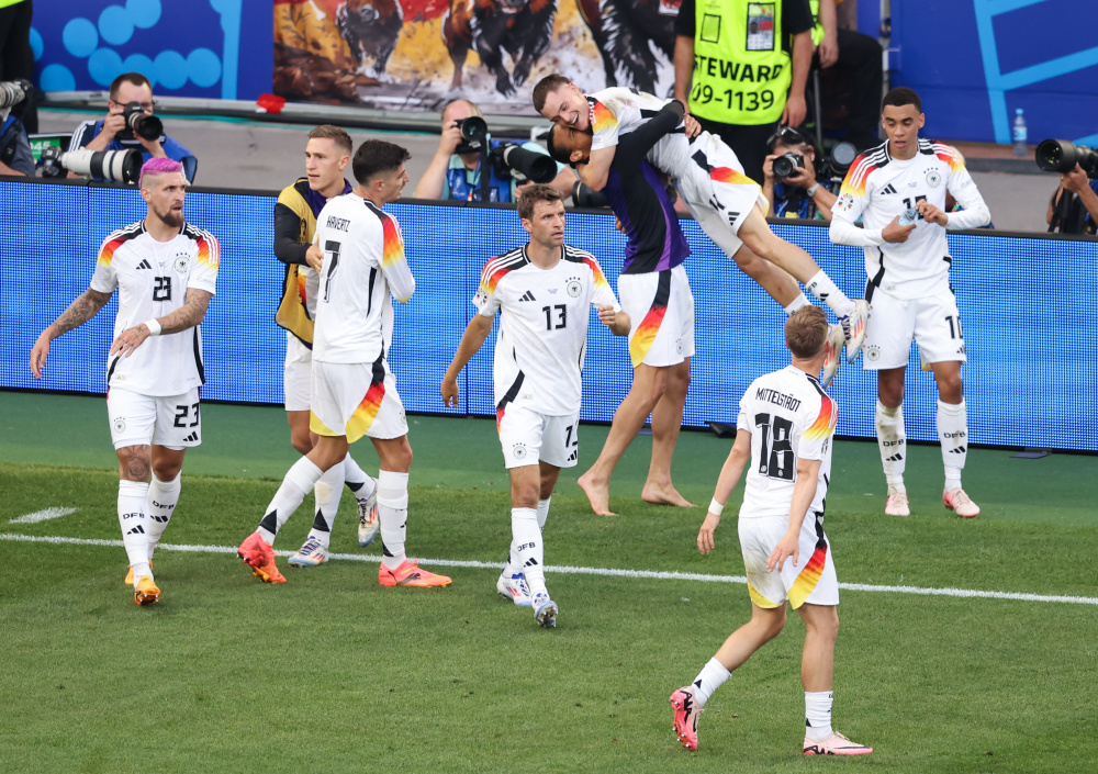 西班牙国家队取得胜利,强势晋级 西班牙国家队取得胜利,强势晋级