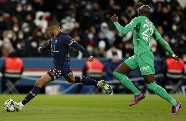 圣艾蒂安与摩纳哥激战,胜负难分 圣艾蒂安与摩纳哥激战,胜负难分