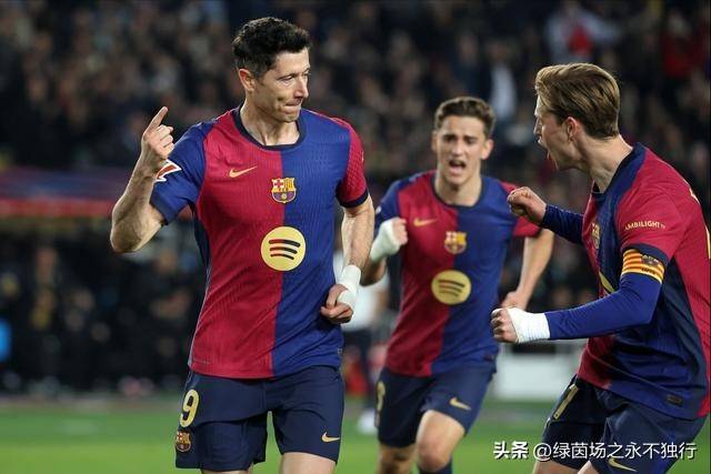 巴西排球选手激烈对抗,赢得了胜利 巴西排球选手激烈对抗,赢得了胜利