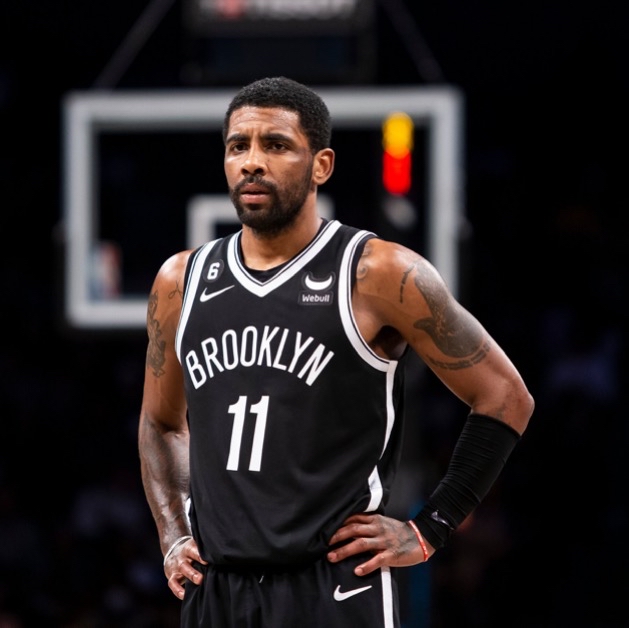 篮网双星领队大胜马刺,欧文发挥出色 篮网双星领队大胜马刺,欧文发挥出色