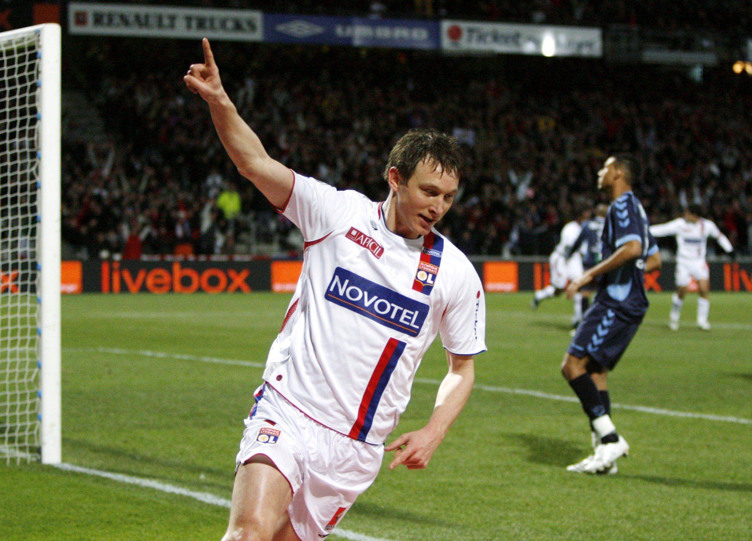 包含尼姆对决里尔，谁能掌控场上局势？的词条