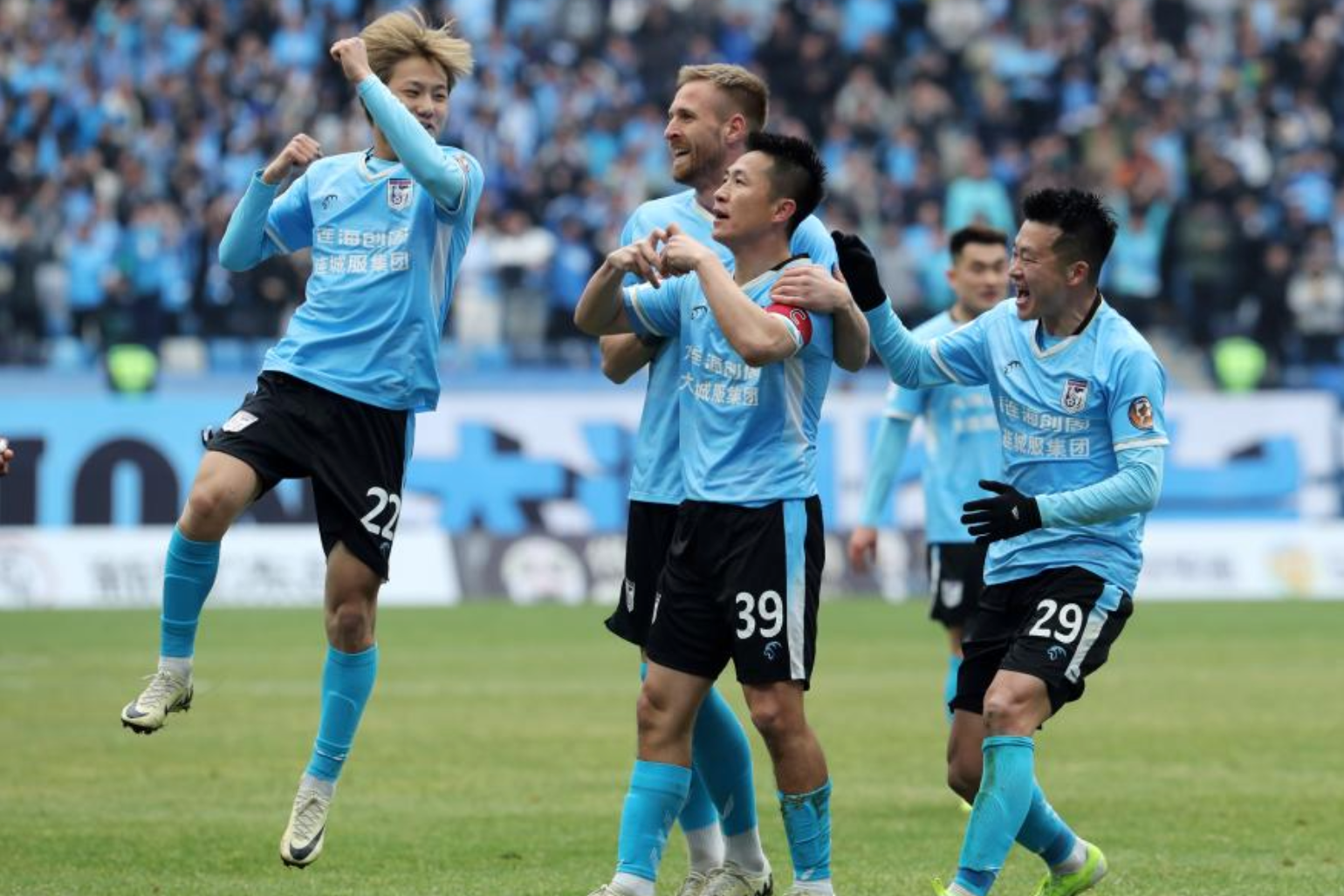 比勒费尔德主帅感谢球迷支持 比勒费尔德主帅感谢球迷支持