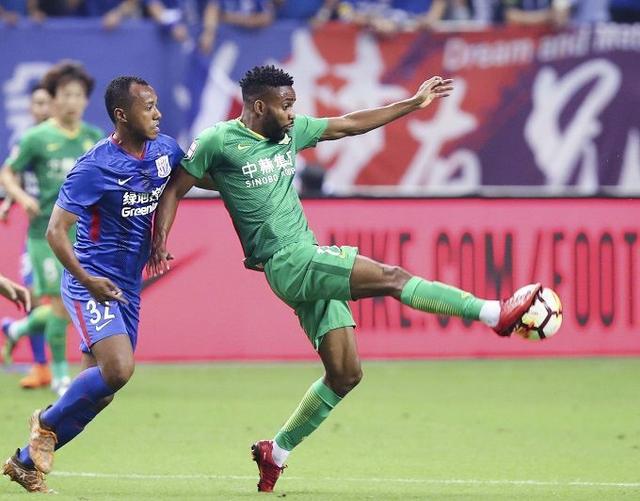 上港登顶积分榜,豪取连胜稳坐第一 上港登顶积分榜,豪取连胜稳坐第一