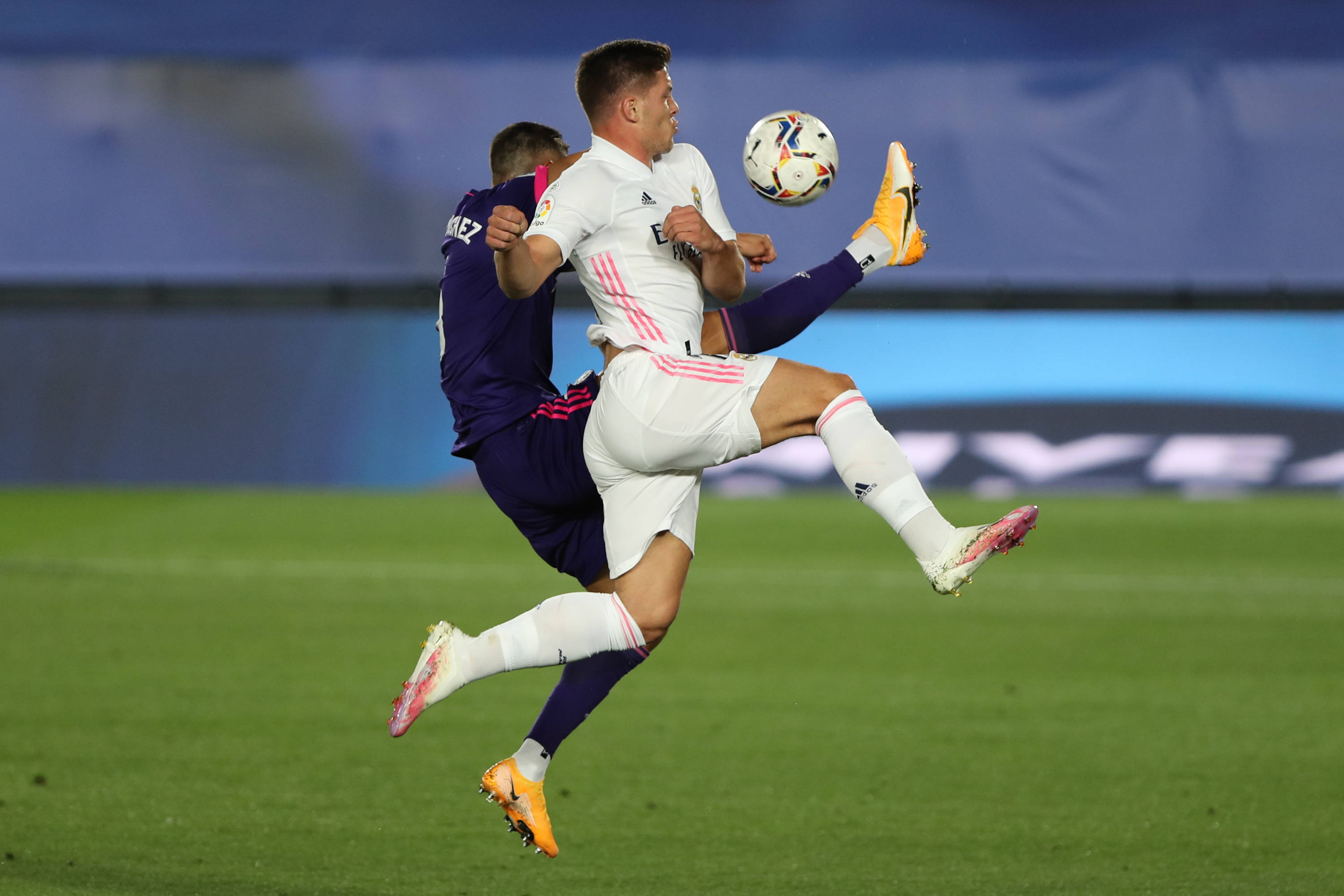 蒂雷斯皇家马德里三分得手,客场折光 蒂雷斯皇家马德里三分得手,客场折光