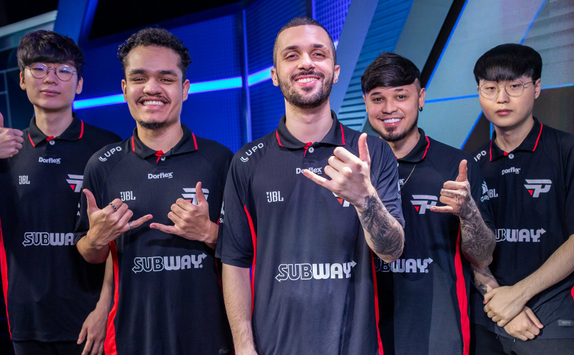 包含巴西国际家备战瑞士，必争全力的词条