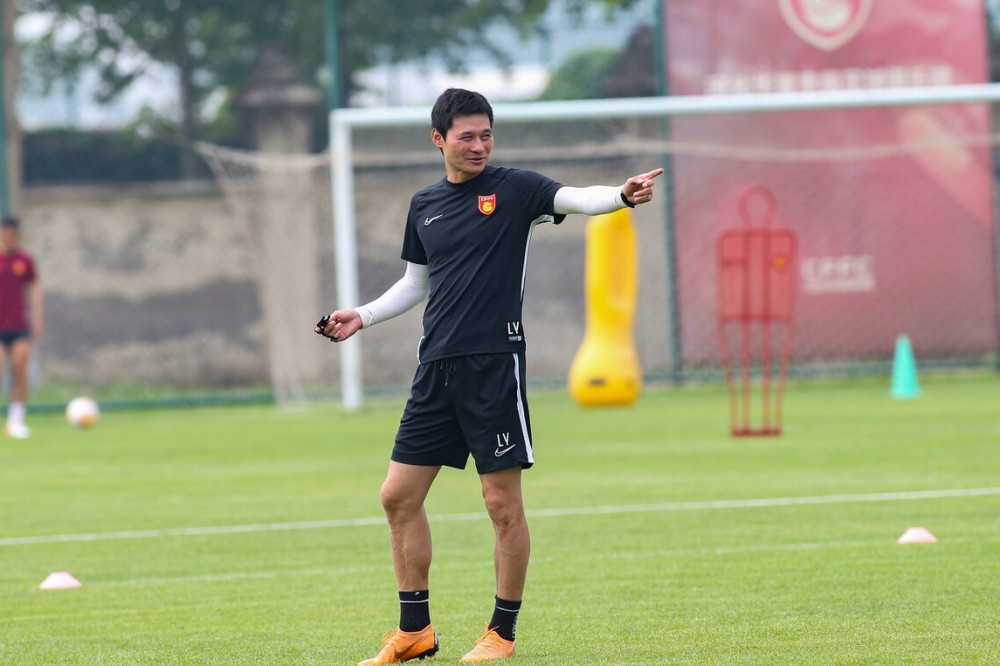 低迷表现令球迷失望,冠军呼声渐退 低迷表现令球迷失望,冠军呼声渐退